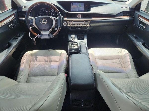 2013 LEXUS ES