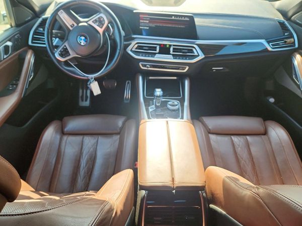 2021 BMW X6 M50i