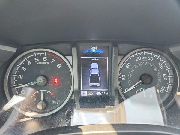 2022 TOYOTA TACOMA SR5
