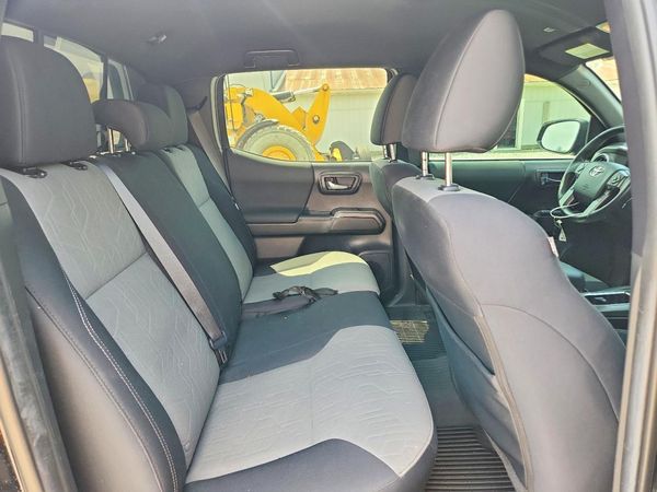 2022 TOYOTA TACOMA SR5