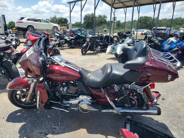 2017 HARLEY-DAVIDSON FL