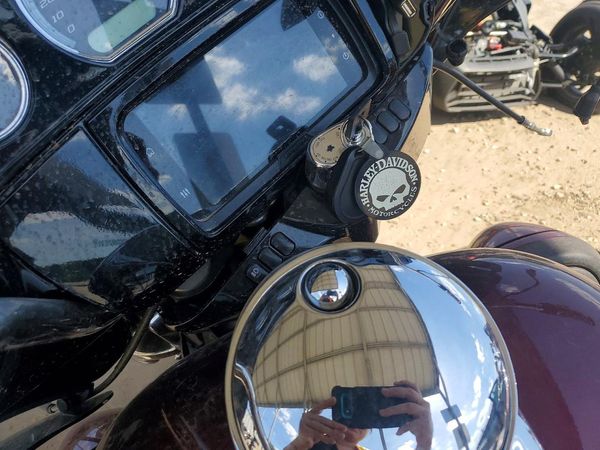 2017 HARLEY-DAVIDSON FL