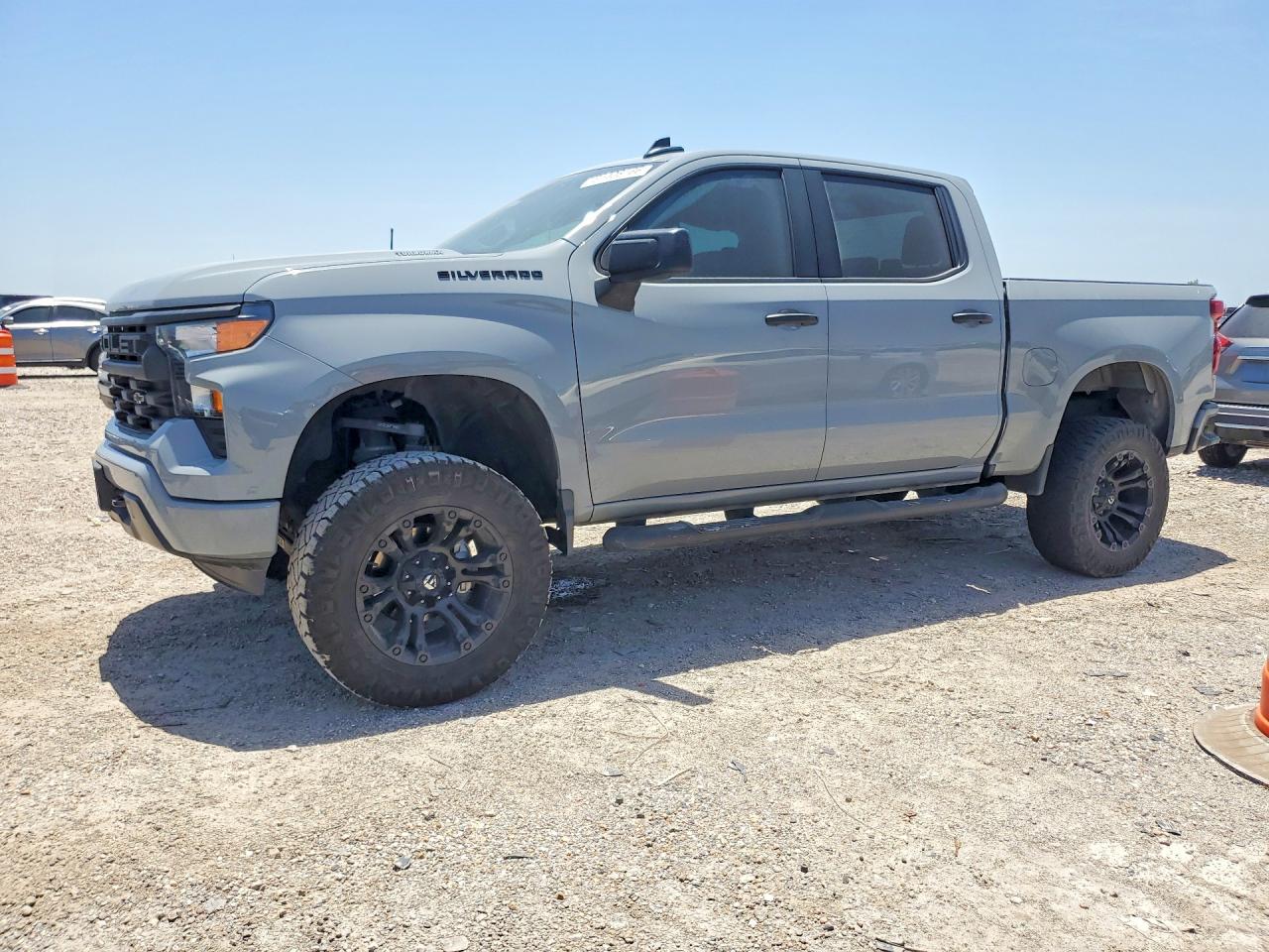 2024 CHEVROLET SILVERADO Custom