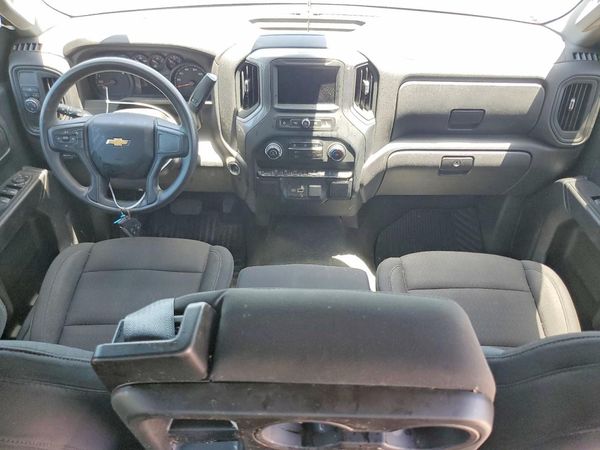 2024 CHEVROLET SILVERADO Custom