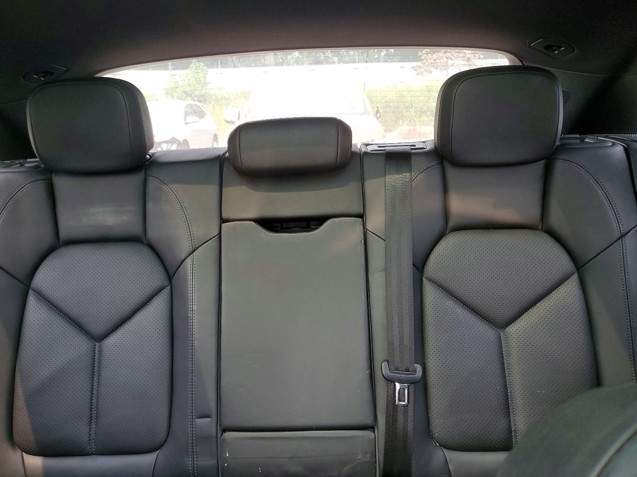 2015 PORSCHE MACAN