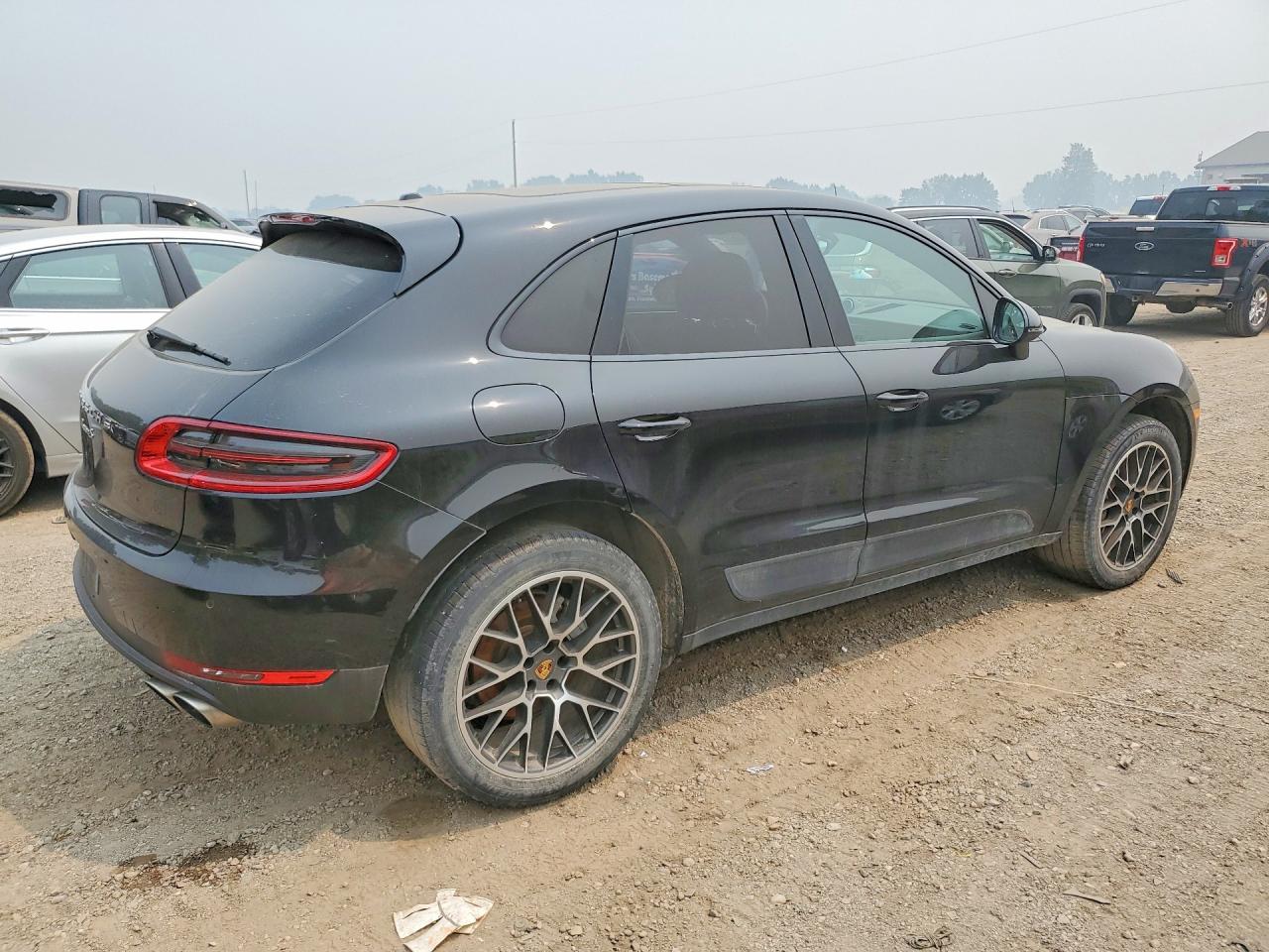 2015 PORSCHE MACAN