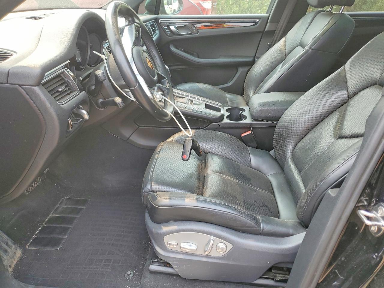 2015 PORSCHE MACAN
