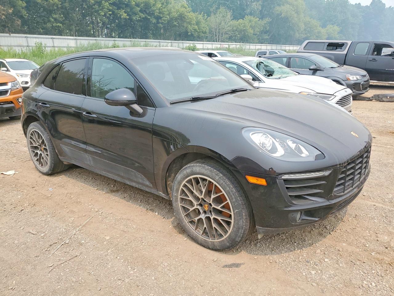 2015 PORSCHE MACAN