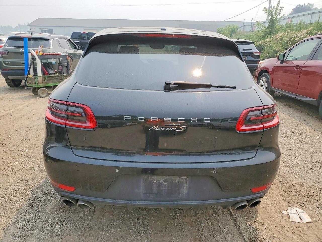 2015 PORSCHE MACAN