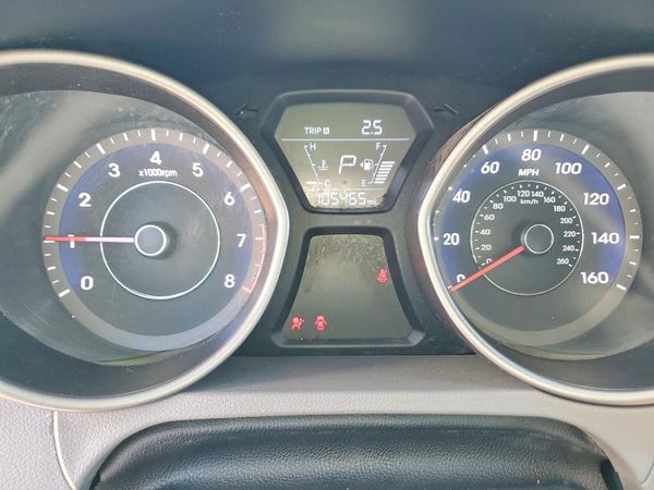 2014 HYUNDAI ELANTRA GLS(Middle)