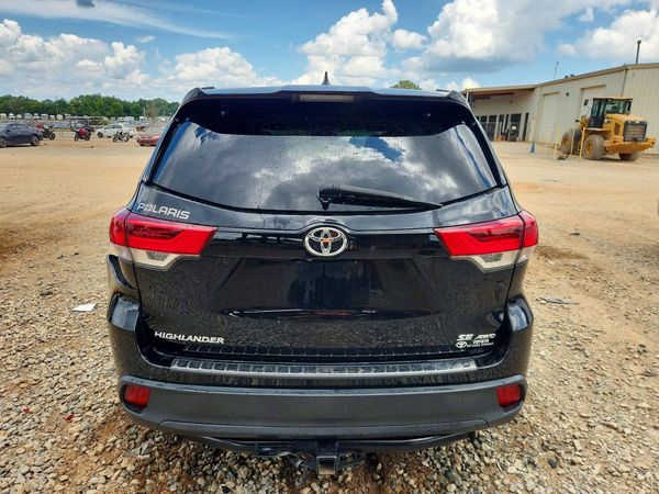 2017 TOYOTA HIGHLANDER SE/XLE