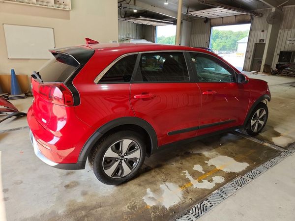2017 KIA NIRO FE / LX / LX Tech