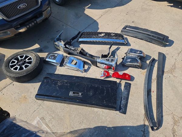 2019 TOYOTA TUNDRA SR5 Grade