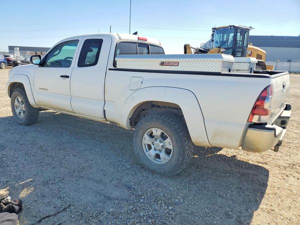 2015 TOYOTA TACOMA Delux Grade