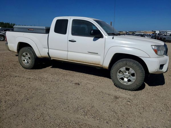 2015 TOYOTA TACOMA Delux Grade