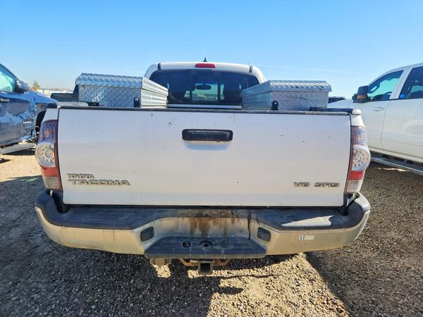 2015 TOYOTA TACOMA Delux Grade