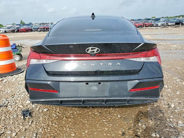2024 HYUNDAI ELANTRA