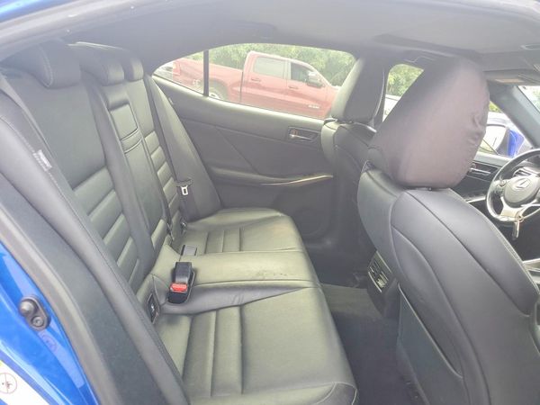 2016 LEXUS IS 200t