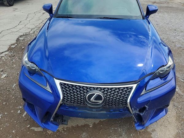 2016 LEXUS IS 200t
