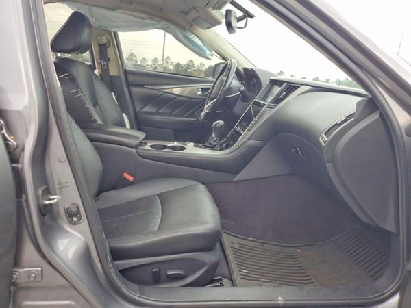 2015 INFINITI Q50