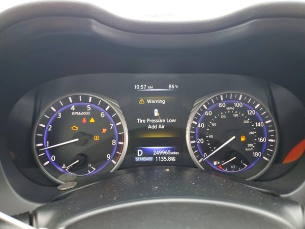 2015 INFINITI Q50