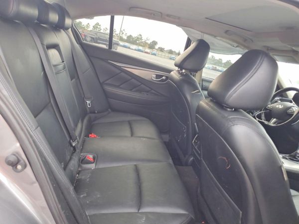 2015 INFINITI Q50