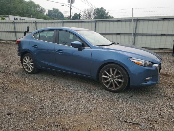 2018 MAZDA 3 Touring