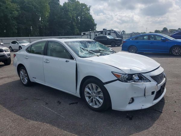 2014 LEXUS ES 300h