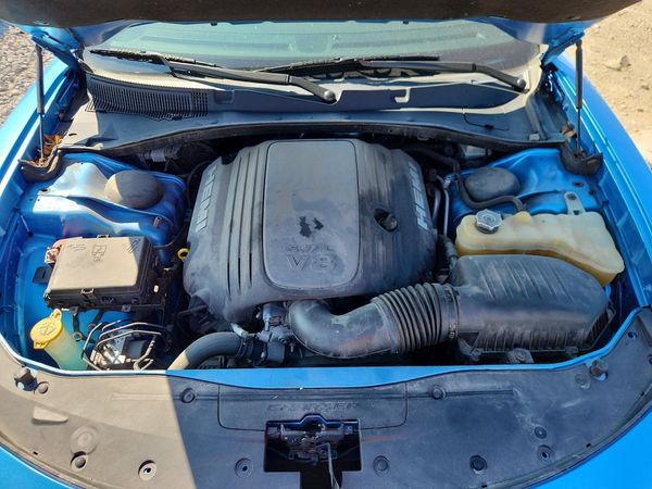 2016 DODGE CHARGER R/T — Engine bay