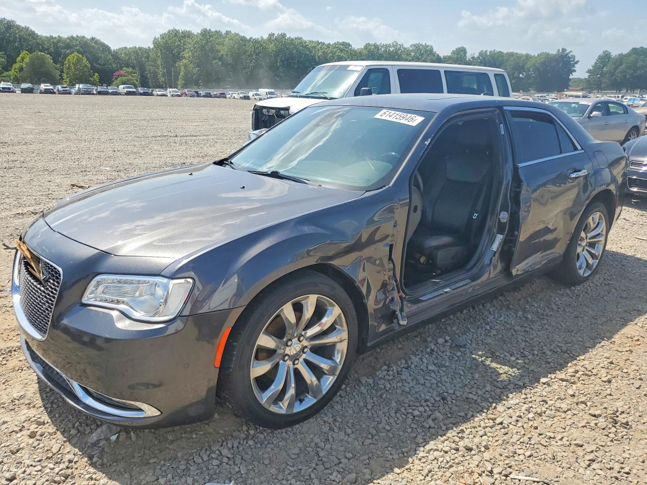 2019 CHRYSLER 300
