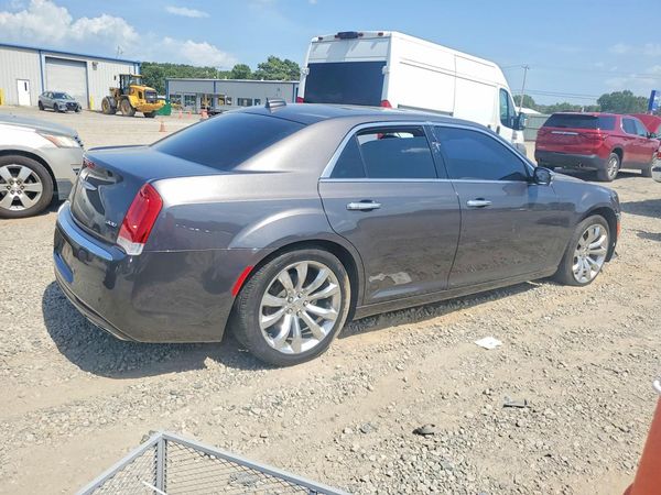 2019 CHRYSLER 300