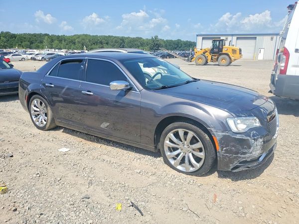 2019 CHRYSLER 300