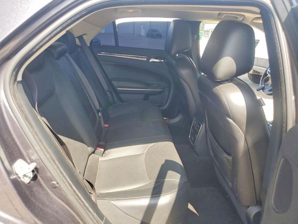 2019 CHRYSLER 300