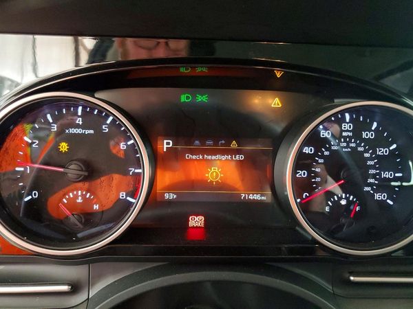 2024 KIA CARNIVAL EX