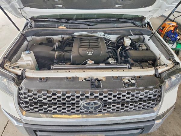 2021 TOYOTA TUNDRA SR5 grade