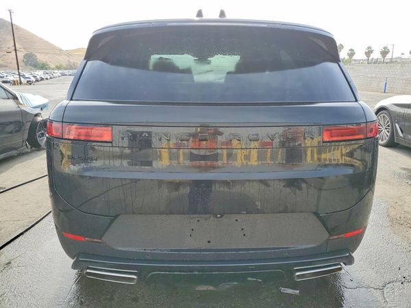 2025 LAND ROVER RANGE ROVER SPORT P360 SE