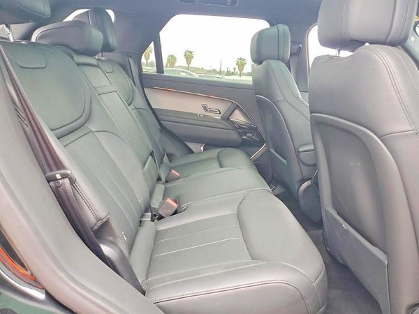 2025 LAND ROVER RANGE ROVER SPORT P360 SE