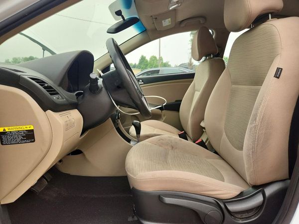 2017 HYUNDAI ACCENT SE Base