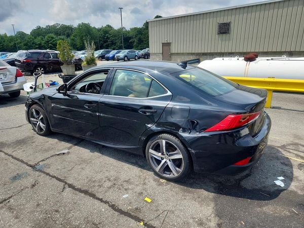 2018 LEXUS IS 300
