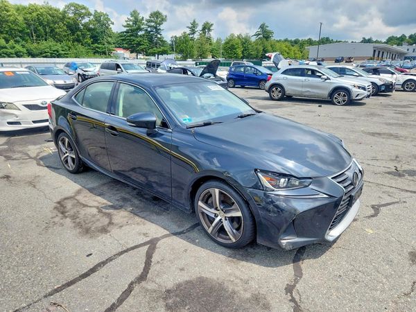 2018 LEXUS IS 300