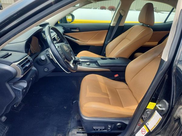 2018 LEXUS IS 300