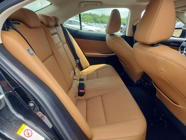 2018 LEXUS IS 300