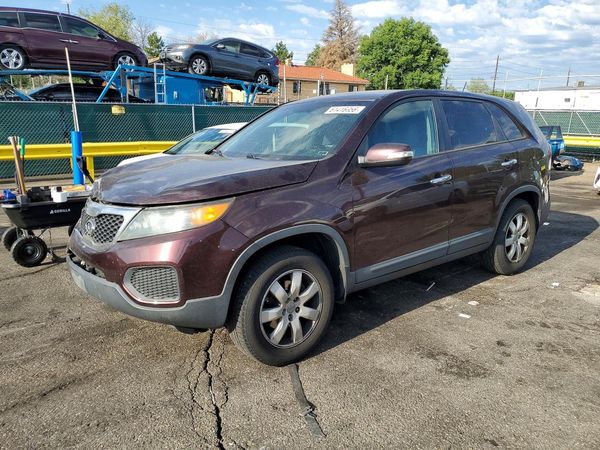 2013 KIA SORENTO Base / LX