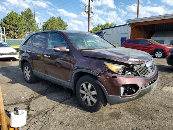 2013 KIA SORENTO Base / LX
