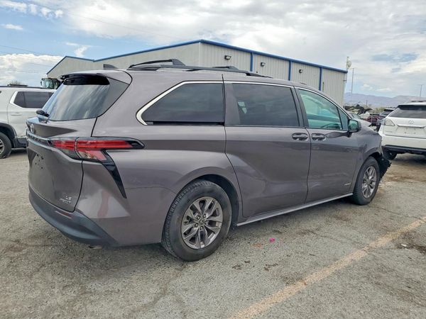 2021 TOYOTA SIENNA LE — PSRA