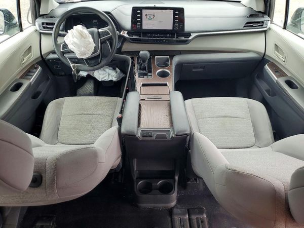 2021 TOYOTA SIENNA LE — CKPT