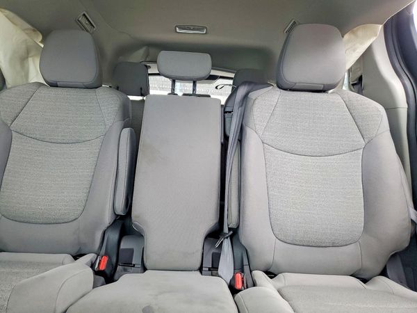 2021 TOYOTA SIENNA LE — SUVN