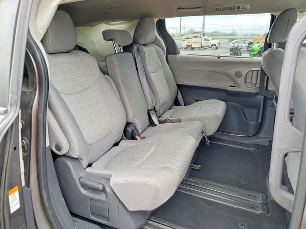 2021 TOYOTA SIENNA LE — PSRS