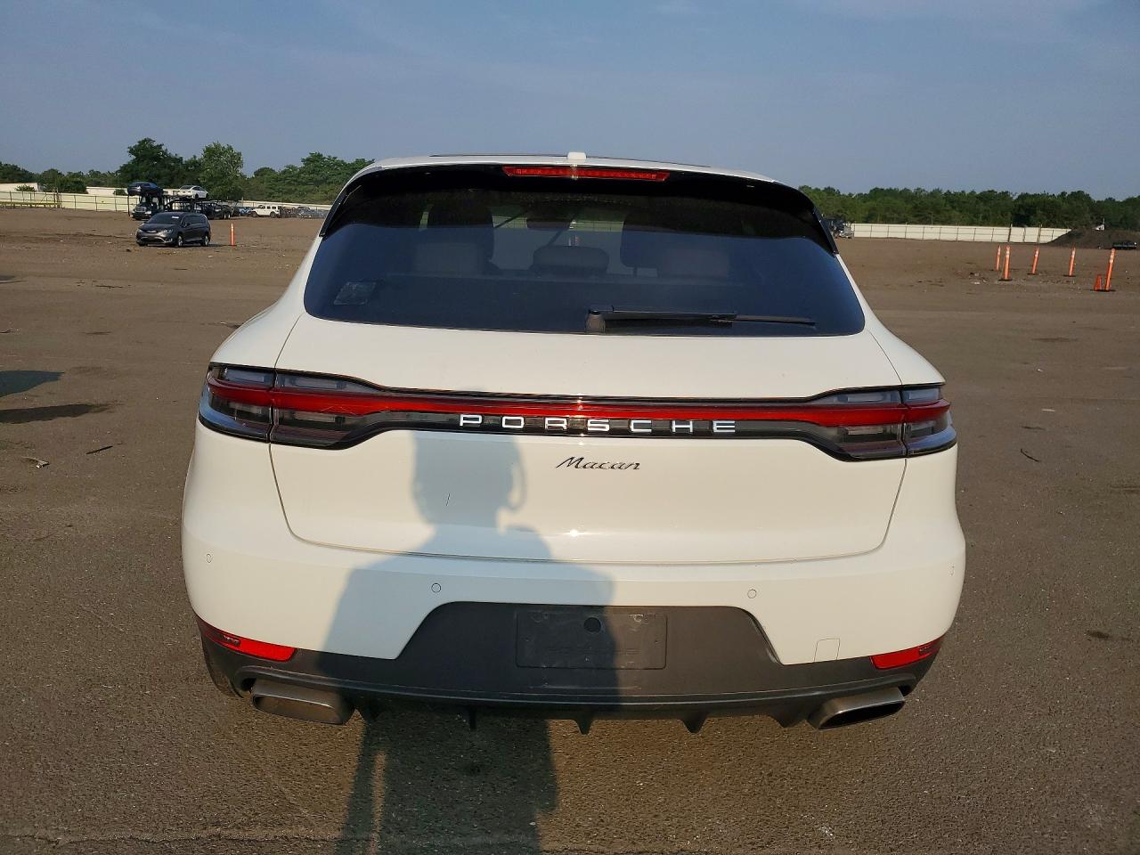 2021 PORSCHE MACAN Base