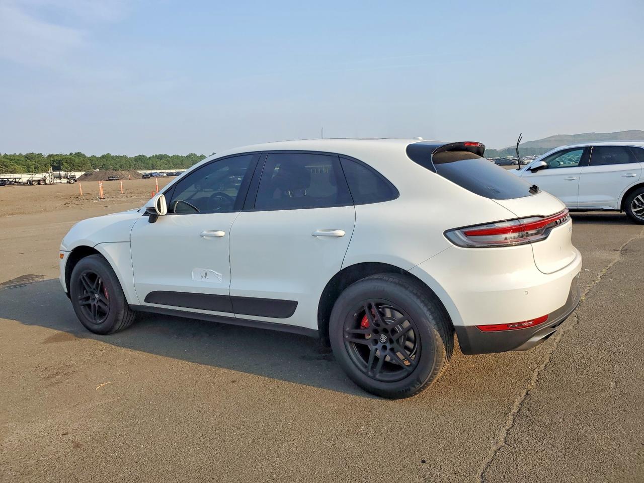 2021 PORSCHE MACAN Base